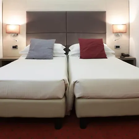 Campion Hotel 3*