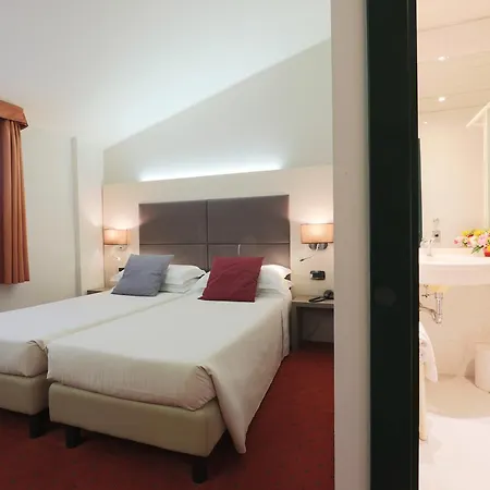 Campion Hotel 3*